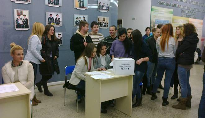 Noi reprezentanți ai studenților în Senatul Universității 