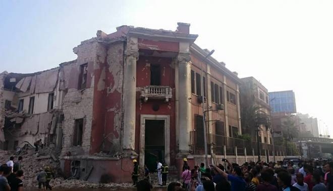 Explozie la consulatul italian din Cairo - nomba-1436601147.jpg