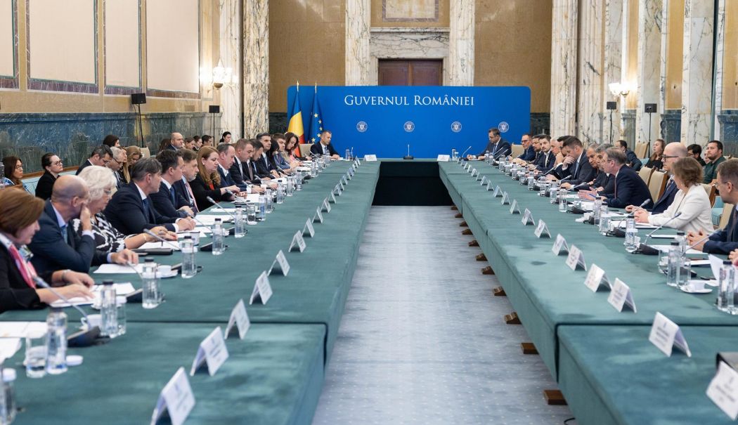 Comasarea deconcentratelor, desființarea unor instituții și tăierea posturilor din Guvern - măsuri agreate de viitoarea coaliție