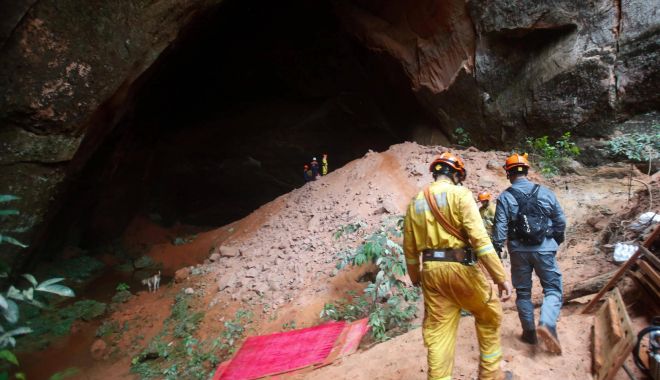 Nouă pompieri au murit după ce tavanul unei peşteri s-a prăbuşit peste ei - nouapompieribun-1635774622.jpg