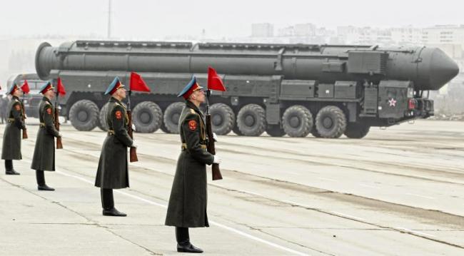 Kim Jong-un ar putea lansa o rachetă cu rază mare de acțiune - nouarachetabalisticarusamaiinfri-1442319886.jpg