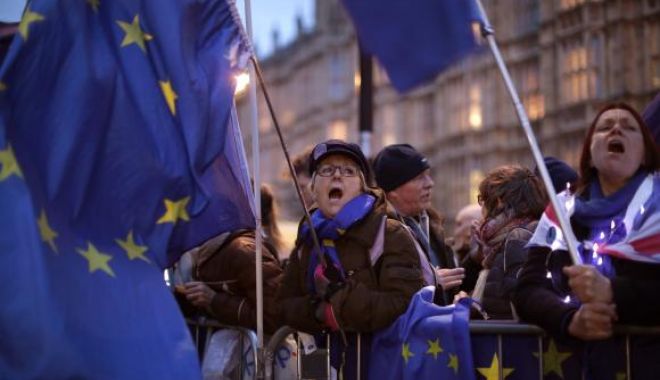 Britanicii ies în stradă pentru a cere un nou referendum pe Brexit - ntgwjmhhc2g9zdbkmdayyzhjzmm2mmjh-1553341418.jpg