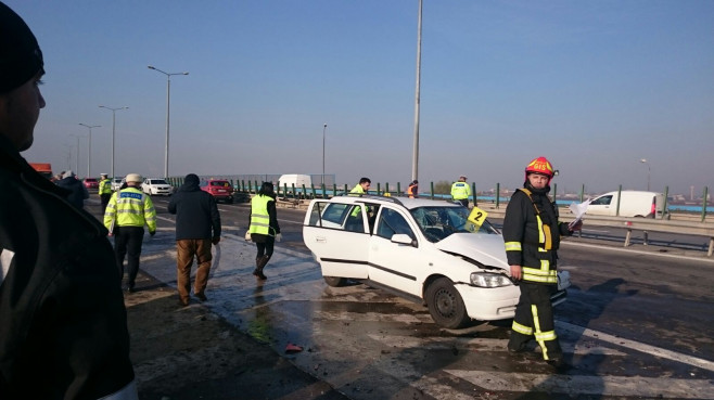 Carambol pe Autostrada A2. Atenție cum circulați, pentru că s-a format polei!