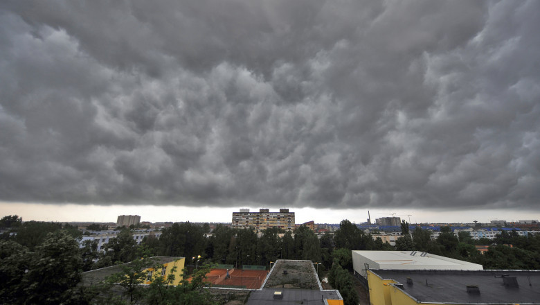 Cod Portocaliu la Constanța: Ploi torențiale și intensificări ale vântului