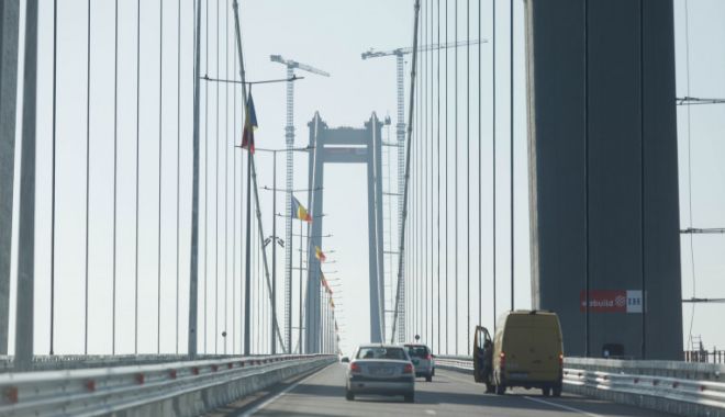 La nici două luni de la inaugurare, „Golden Gate”-ul românesc a intrat în reparații. Se circulă cu restricții - nty3ntqxowi0mtu4mdvkmmizmgnlnwq3-1694455298.jpg