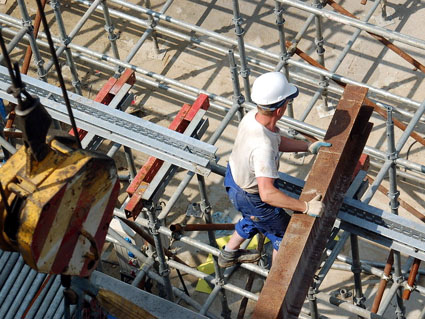 Numărul autorizațiilor de construire, în scădere cu 1,7% - numarautorizatii-1396028794.jpg