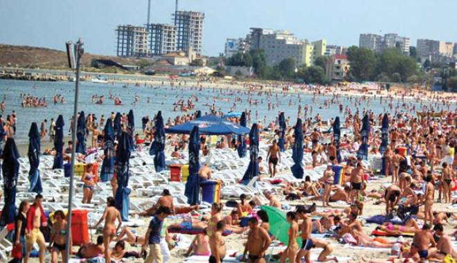 Numărul turiștilor este în creștere - numarulturistilor-1435747400.jpg