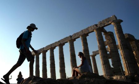 Șomajul din Grecia a atins un nou record în iunie, de 24,4% - numerelecarearatadezastruldingre-1346937241.jpg