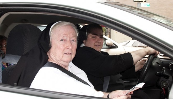 Războiul lumilor - nuns-1318016914.jpg