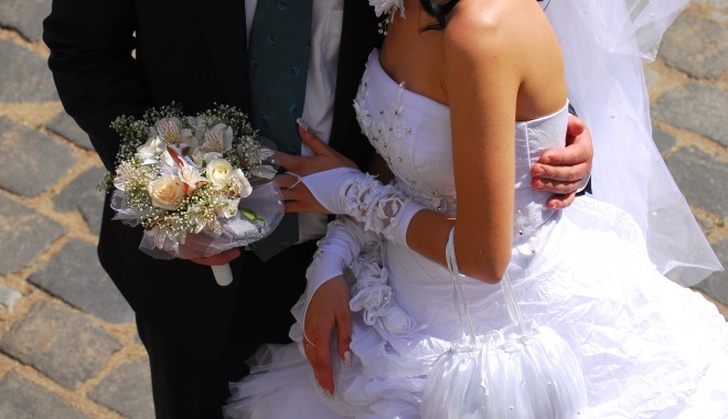 INS. Câți români se mai căsătoresc și câți divorțează - nunta-1363336950.jpg