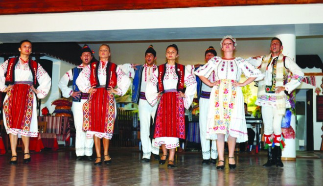 Un restaurant cu totul special, la Eforie Nord. Petrecere ca la români, la Nunta Zamfirei - nunta-1406283348.jpg