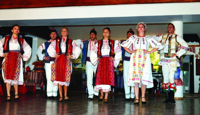 Petreceri cu specific românesc, la Restaurantul Nunta Zamfirei - nuntazamfirei-1373467594.jpg
