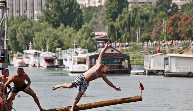 Nu ratați jocurile marinarești din portul Tomis - nuratatijocurile-1439552892.jpg