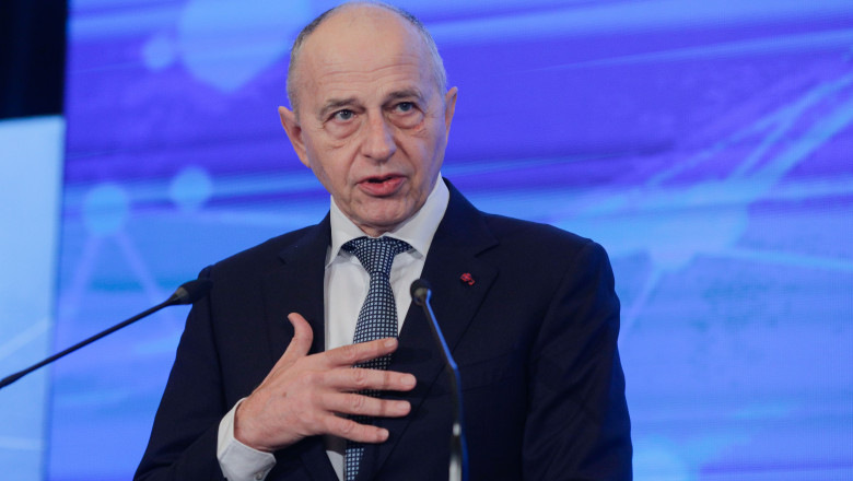 Mircea Geoană, după ce a votat: "Alegeţi cei mai competenţi oameni pe care îi găsiţi pe liste!"