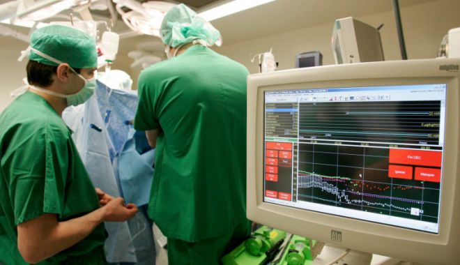 Un pacient a rămas orb după ce medicii i-au scos din greşeală ochiul sănătos