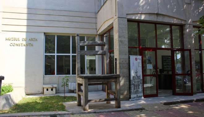 Invitație la o altfel de expoziție la Muzeul de Artă - oaltfeldeinvitatie-1410981614.jpg