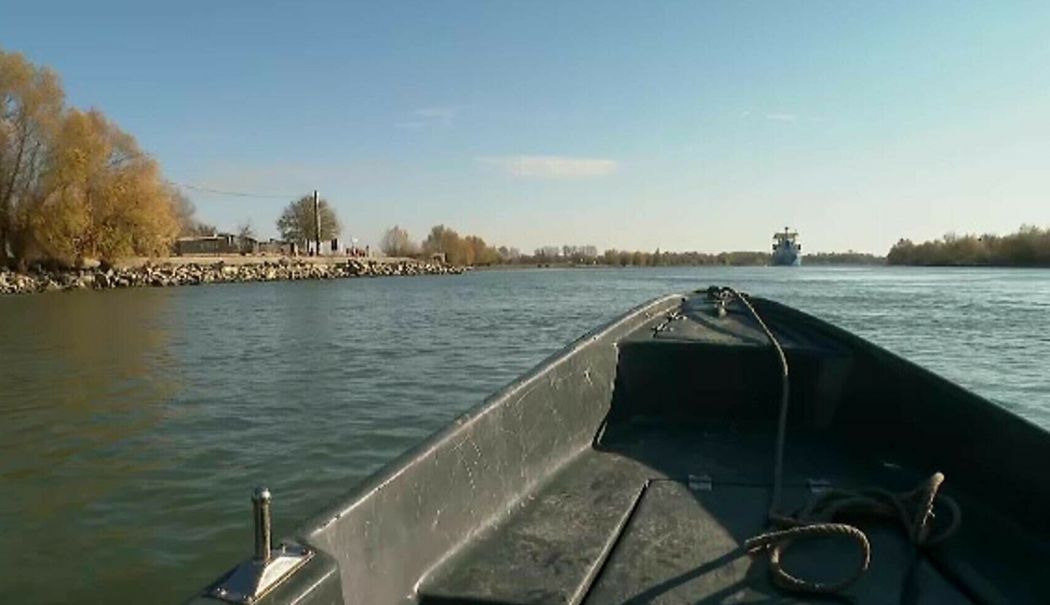 Locuitorii din Tulcea au mers la alegerile parlamentare cu barca sau cu bacul