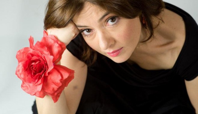 Oana Sârbu: Își dau cu părerea ca niște ȚAȚE cărora n-ai cum SĂ LE ASTUPI GURA! - oanasarbu86960800-1393592243.jpg