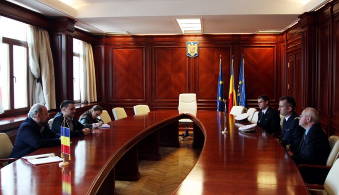 Oaspeți de seamă  la Prefectura Constanța - oaspetideseamalaprefectura-1397492901.jpg