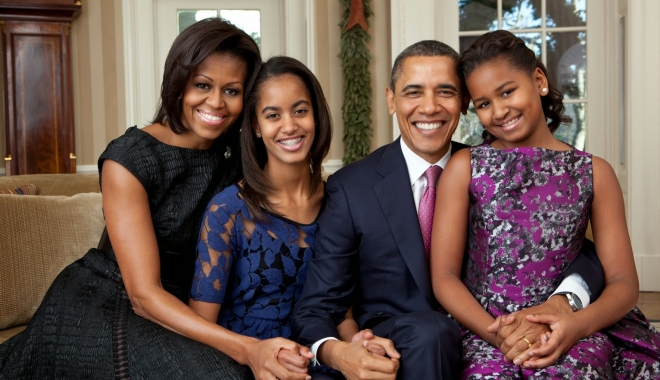 BARACK OBAMA, ultimul său mesaj de Crăciun în calitate de președinte al SUA - obamafirstfamilyofficialportrait-1482601408.jpg