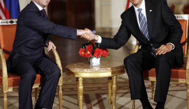 Scutul antirachetă, în centrul discuțiilor dintre Dmitri Medvedev și Barack Obama - obamamedvedev-1311770578.jpg