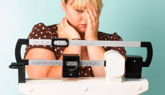 Milioane de pacienți români suferă de obezitate! - obeseteenageronscales-1418210701.jpg
