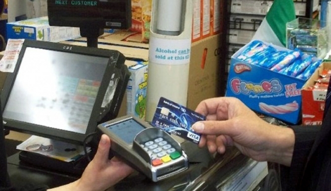 Obligați să accepte plata cu cardul, dacă vând de peste 10.000 de euro pe an - obligatisaaccepteplatacucardul-1493052280.jpg