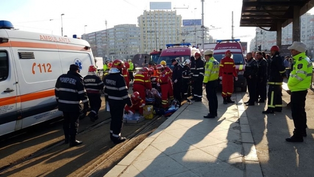 Un bărbat a fost lovit de o mașină condusă pe linia de tramvai - obor70307100-1544170910.jpg