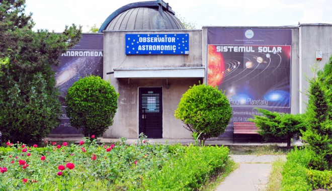 Program special la Planetariul din Constanța: cea mai mare Lună a anului - observatorastronomic-1336147348.jpg