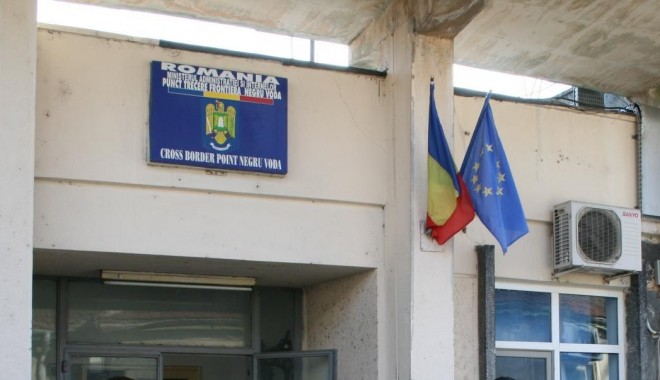 O călăuză din Elveția și șase migranți sirieni, depistați de polițiștii de frontieră constănțeni - ocalauza-1395736433.jpg