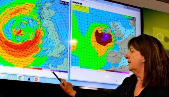 Uraganul Ofelia lovește Irlanda în această dimineață - ofelia-1508130940.jpg