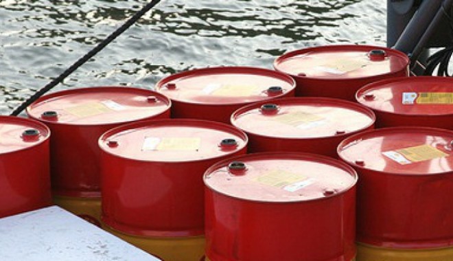 Sechestru pe 10.000 de tone de motorină, în Portul Constanța - oilbarrels21816500-1343902173.jpg