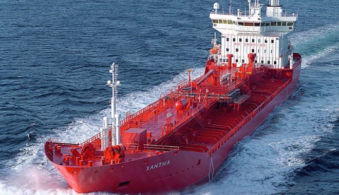Comisia Europeană a adoptat proiectele de directivă privind standardele de muncă din domeniul maritim - oiltanker-1334589959.jpg