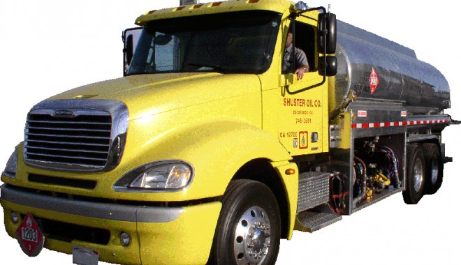Fiscul vrea să-i prindă pe benzinarii evazioniști cu păcura vopsită - oiltruckcopy-1332778424.jpg
