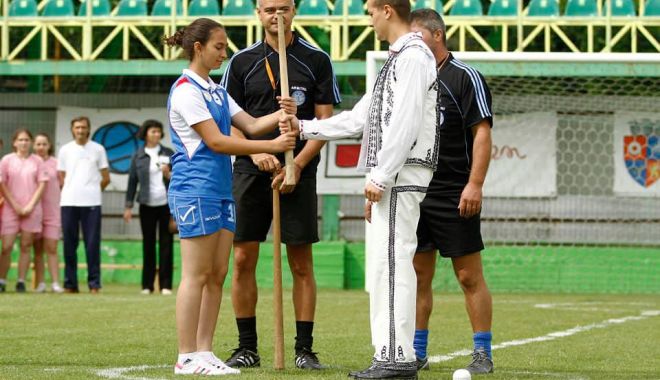 Oină / Decizie importantă pentru sportul nostru naţional. La orizont, lista UNESCO! - oina-1603462501.jpg