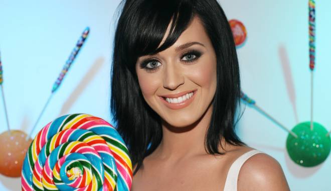 Katy Perry vrea să se mute la mănăstire - okatyperrybirthdayfacebook-1437562541.jpg