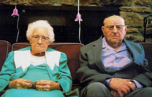 Cum să pui deoparte pentru bătrânețe - oldcouplefunnynaggingjoke-1326049738.jpg