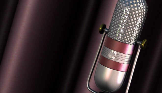 Românii, ironizați din nou la un post de radio francez. De ce vor francezii un căpitan român la națională - oldtimeradiomicrophonebigbymacki-1322296534.jpg