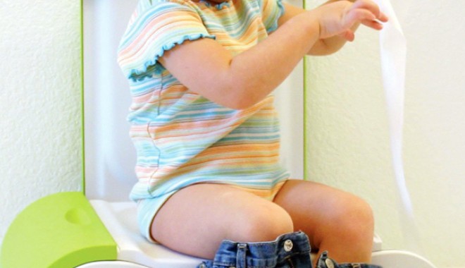 Când îl punem la oliță pe bebe - olita-1327676571.jpg