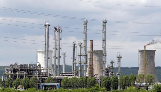 Oltchim, readus pe linia de plutire și pregătit de privatizare - oltchimcombinatprivatizare-1372947684.jpg