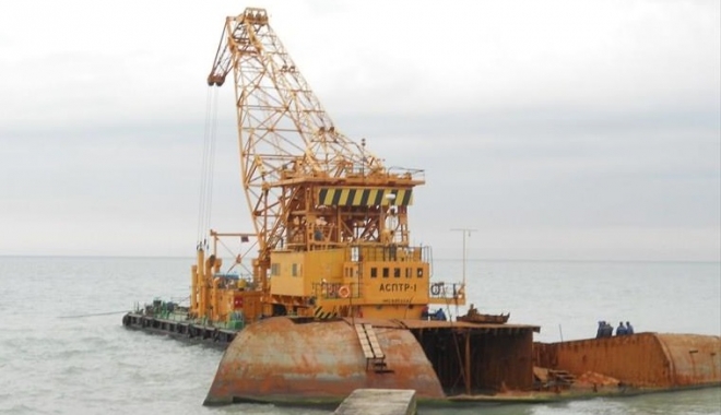 O macara plutitoare s-a scufundat în Marea Neagră. Trei marinari sunt dați dispăruți - omacaraplutitoare-1476449672.jpg