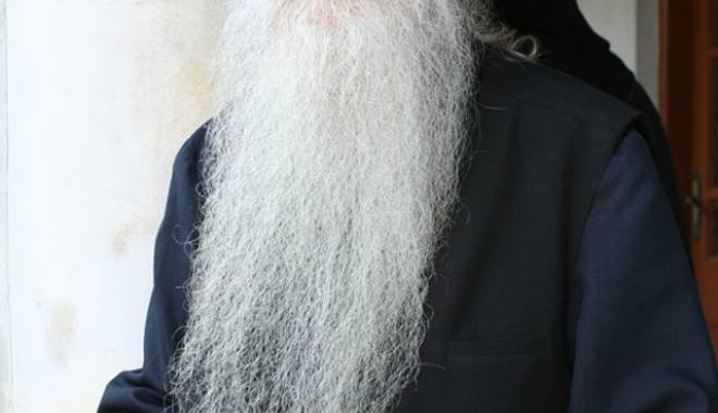 Omagiu adus părintelui Arsenie Papacioc - omagiupapacioc-1437136878.jpg