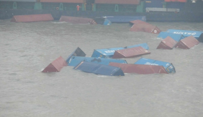 O navă a pierdut 45 de containere. Ce s-a întâmplat - onavaapierdut-1462189299.jpg