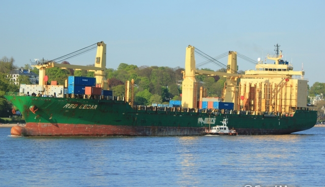 O navă a pierdut, în Marea Nordului, 15 containere - onavaapierdutinmareanordului-1484209556.jpg