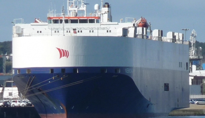 O navă car-carrier a rămas în black-out - onavacarcarrieraramasinblackout3-1514967340.jpg