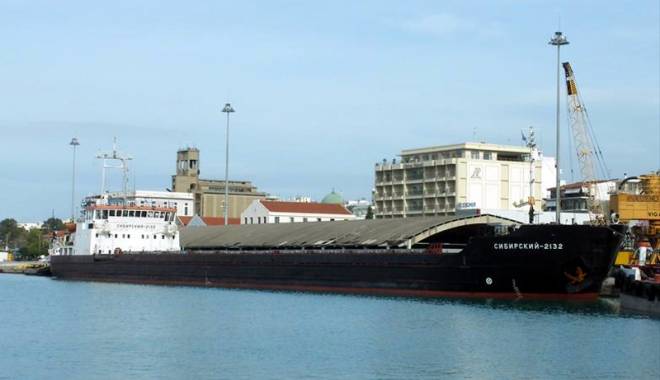 O navă de pescuit s-a scufundat în Marea Neagră, în urma coliziunii cu un cargou - onavadepescuit-1427742548.jpg