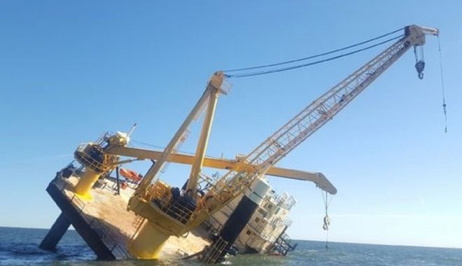 O navă offshore s-a înclinat periculos; echipajul a fost salvat - onavaoffshoresainclinatpericulos-1542628432.jpg