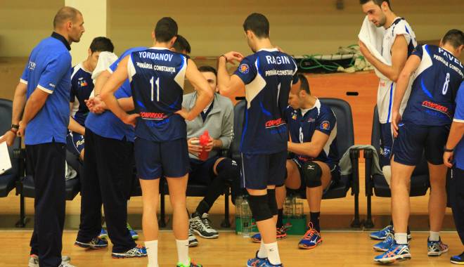 Volei: Diseară, CVM Tomis oferă spectacol la Sala Sporturilor - oncvm-1447422547.jpg