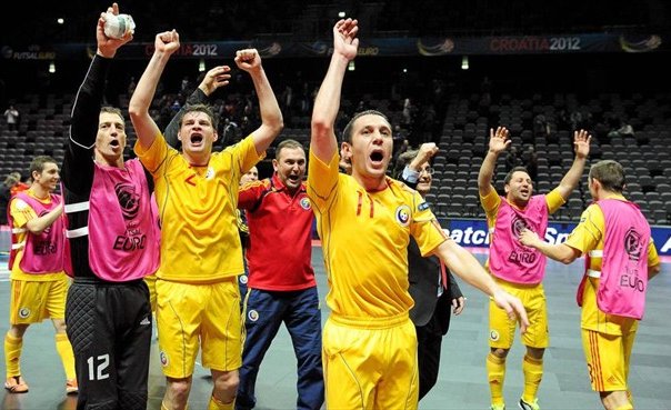 Futsal: România, amicale de pregătire cu Serbia - onfutsalsursafrfro-1417010400.jpg