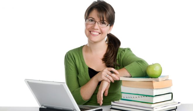 Cadrele didactice, plătite numai dacă au activitate online - onlineteachertrainingcourse-1588082410.jpg